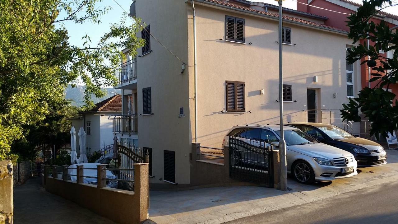 Apartment Smuljic Vrboska Exterior foto